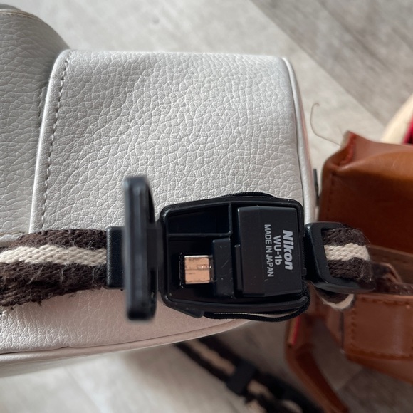 SOLD. Nikon 1 J3 camera - Picture 5 of 5